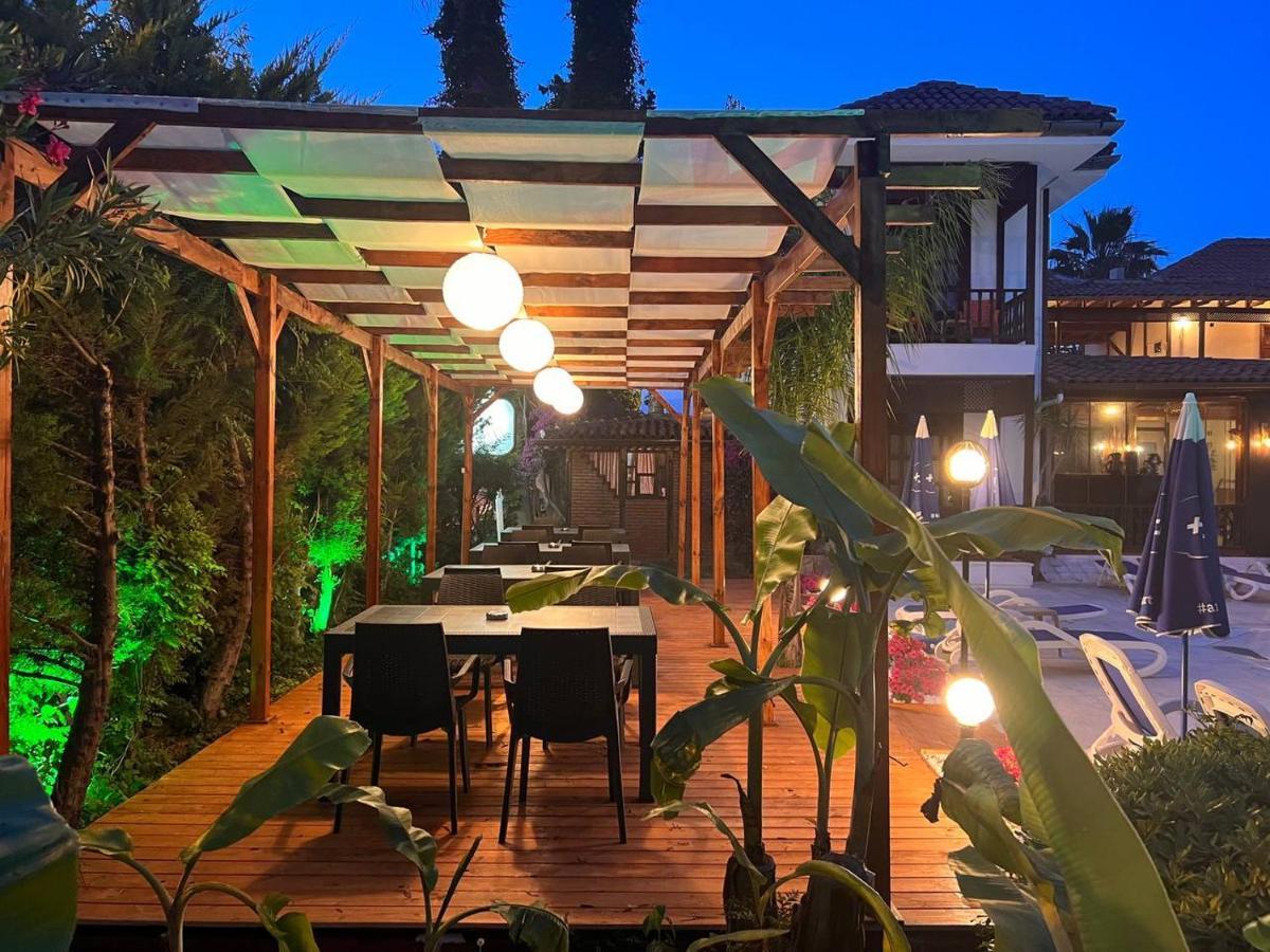 Palma Rosa Çamyuva